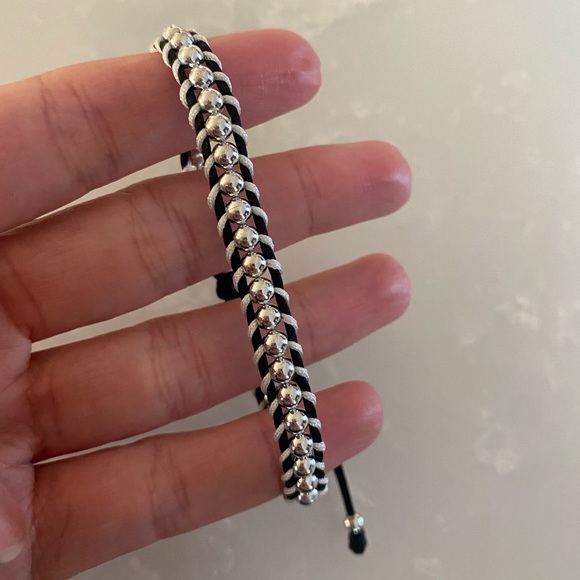 Handmade macrame woven bracelet - Picture 3 of 6